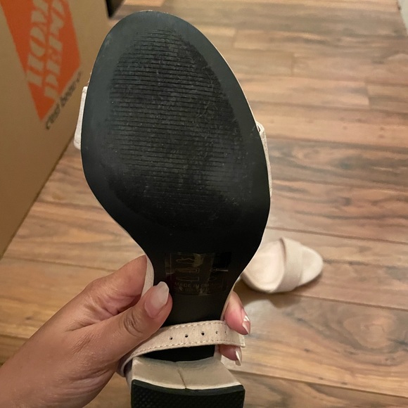 Womens size 6 baby pink 👡 . - Picture 4 of 4